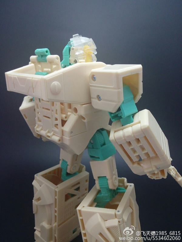 Leader-Class-Blaster-03