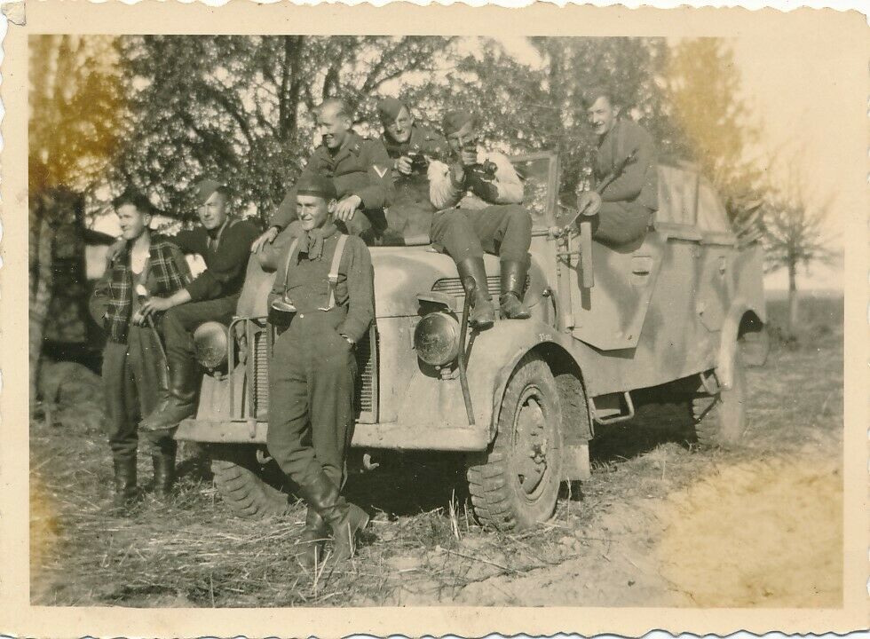 Photo Foto Steyr Kübelwagen camouflage Russia Luftwaffe Funk1