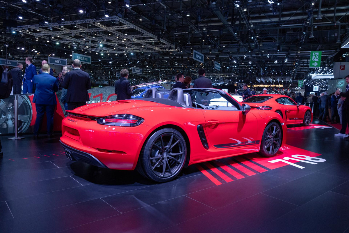 Porsche 718 Cayman T & Porsche 718 Boxster T (2)