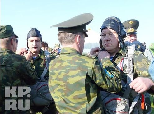 ШАМАНОВ ПРЫГАЕТ