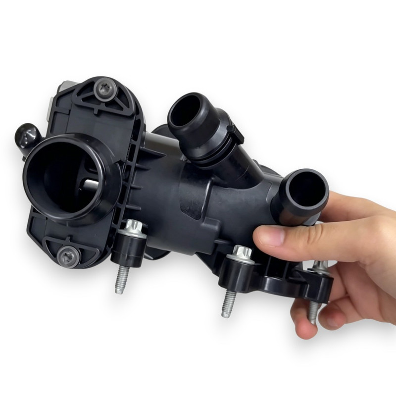 Mercedes Benz Engine Coolant Thermostat Housing for C-Class W205 E-Class W213 GLC X253 GLE W167 C200 C300 E350 (OE: 2642001501 / A2642001501 / 2642003901 / A2642003901)