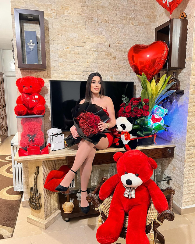 صور إليسا أندونيان 2025 - فضايح مثيرة | إليسا أندونيان سكس 2026! Elissaandonian-1756229945644