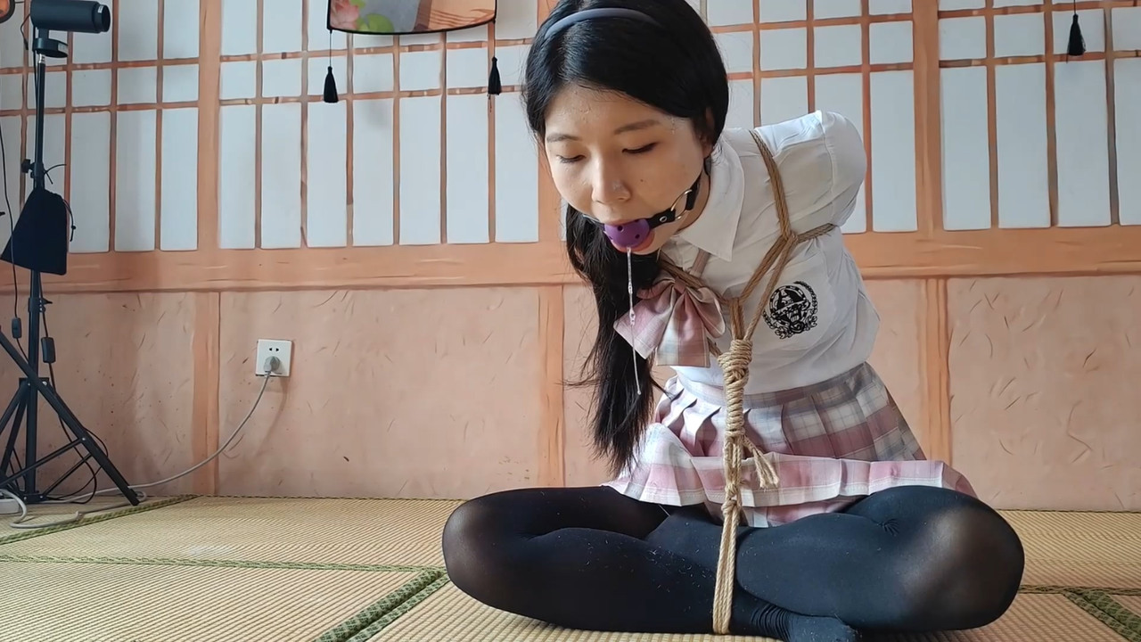 一绳所爱 舞蹈生柔柔直臂海老缚.mp4_20231022_130318.118