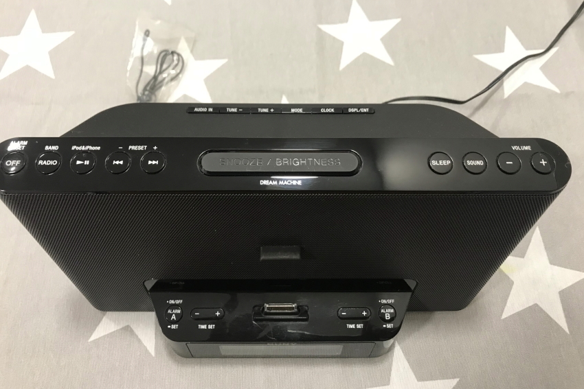 sony dock clock radio with lightning connector