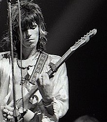 220px-Keith-Richards-and-guitar.jpg