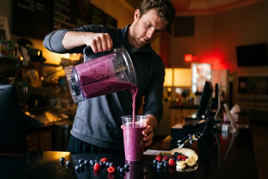 A shake being poured at the Sportset Shakes bar