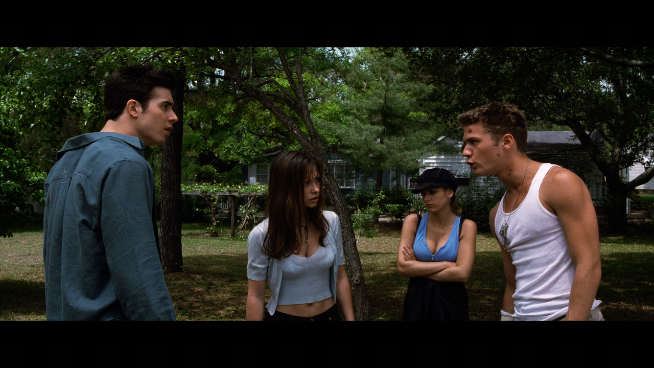 I.Know.What.You.Did.Last.Summer.1997.2160p.UHD.BDRemux.TrueHD.Atmos.HDR.DoVi.P8.by.DVT.mkv_snapshot_
