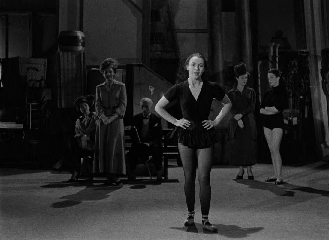 Limelight 1952 Criterion (1080p x265 10bit Tigol