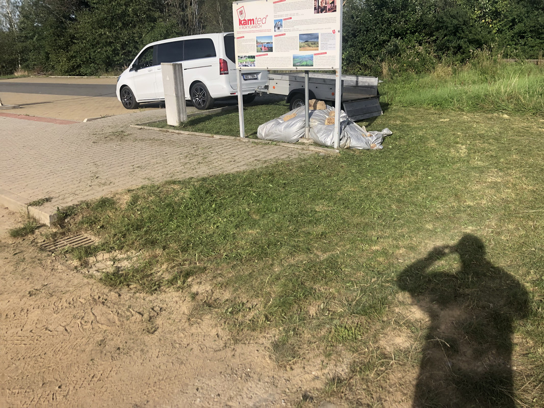 622D5C52-2A82-4B5E-9DA2-6194E1D9BDB3