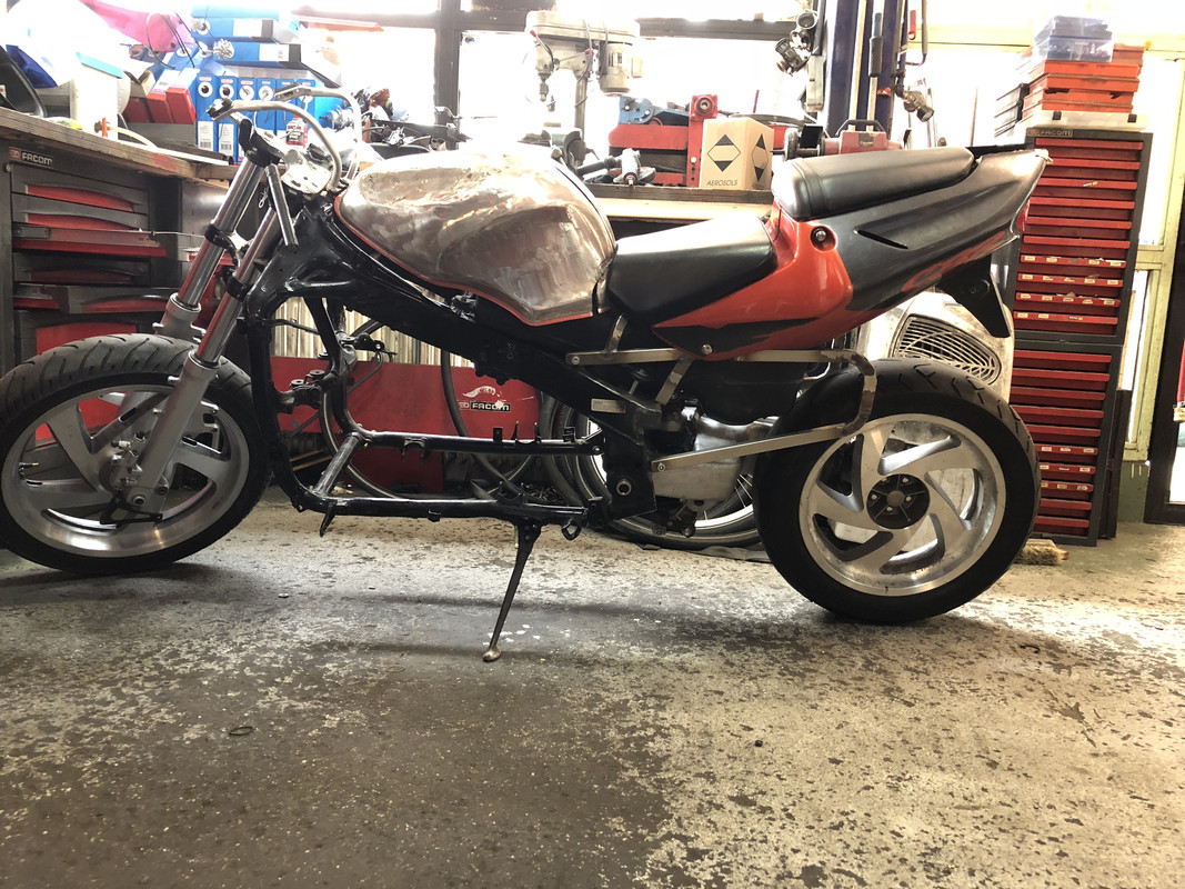 691B51FA-F5A3-4CA1-BD1B-1B0897BD2A35