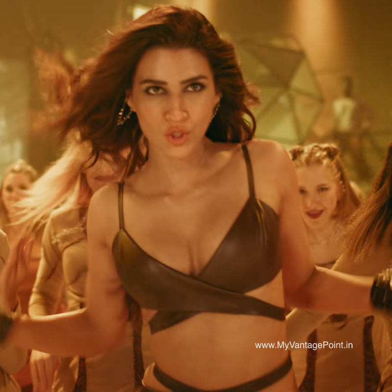 hot-kriti-sanon-in-hum-aaye-hai-song-from-ganapath-movie