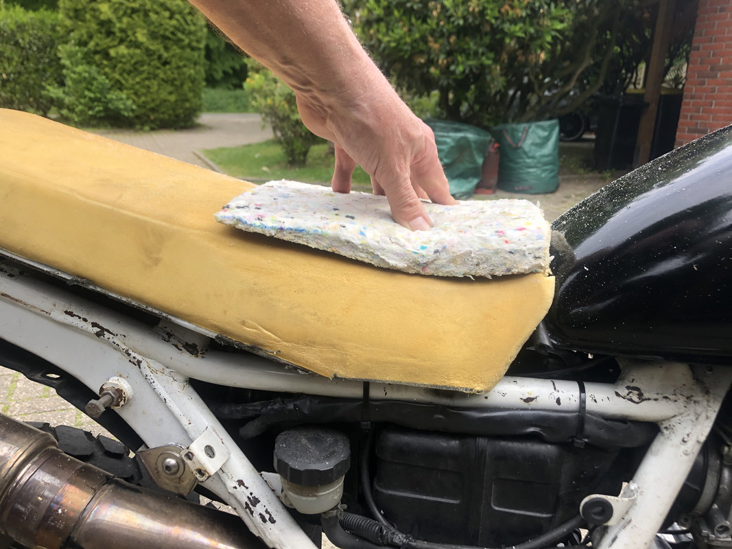 6D7B381E-1248-4B05-8C6E-1758EA9320AE