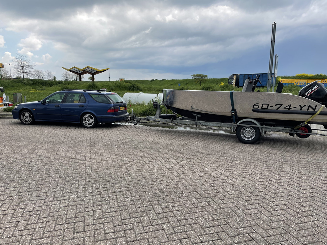 4AFD7508-E225-4CD3-B676-7784BF551A32