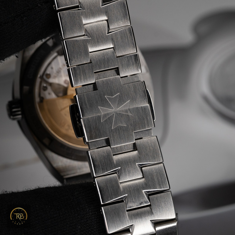 Vacheron Constantin Overseas - Image 12