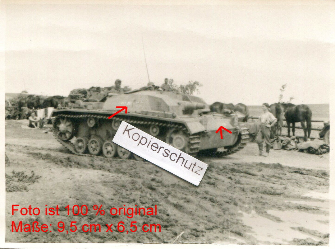 Sturmgeschütz mit Wappen und Nummer