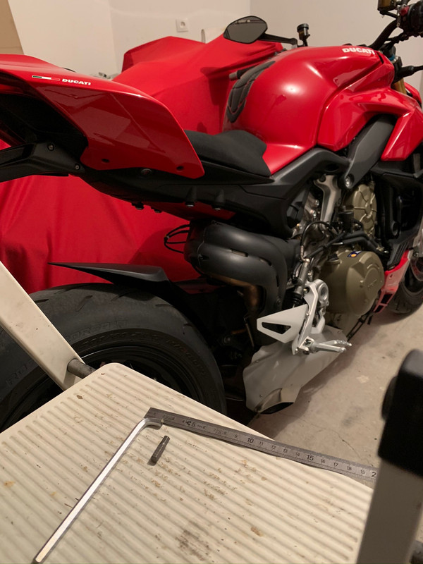 00E3985B-35E9-48F8-8CFB-271D1537D531