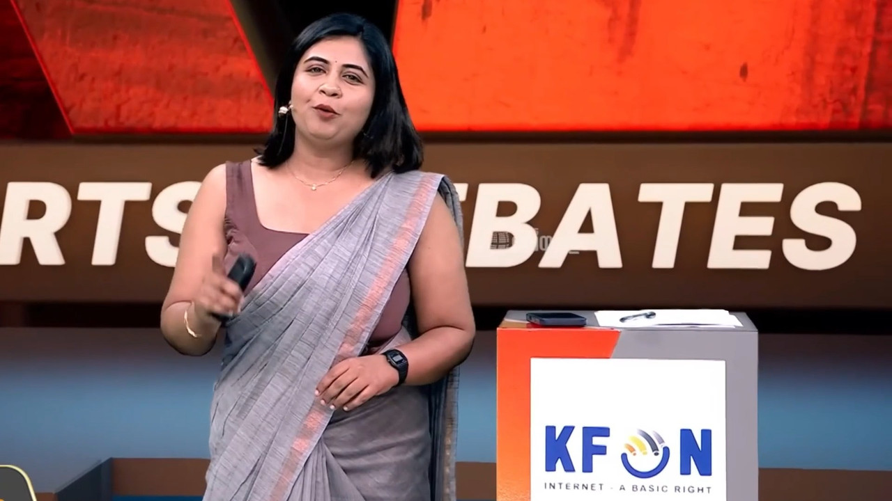 News Reader Sethu Lakshmi Sexy Huge Boobs in Saree and other Costumes mp4 snapshot 02 36 757