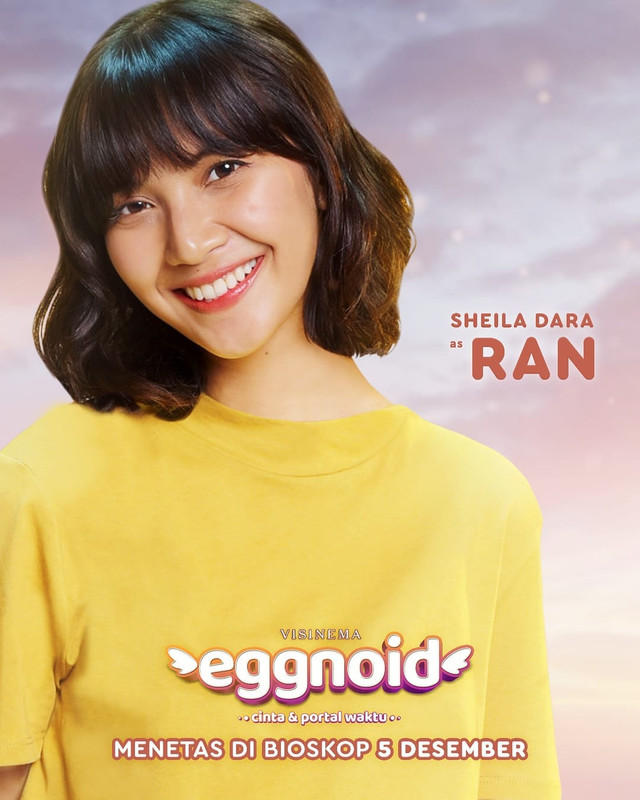 Sheila Dara berperan sebagai Ran dalam film Eggnoid (2019)