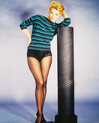 angie-dickinson-mc95