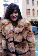 Caroline-Munro-d06