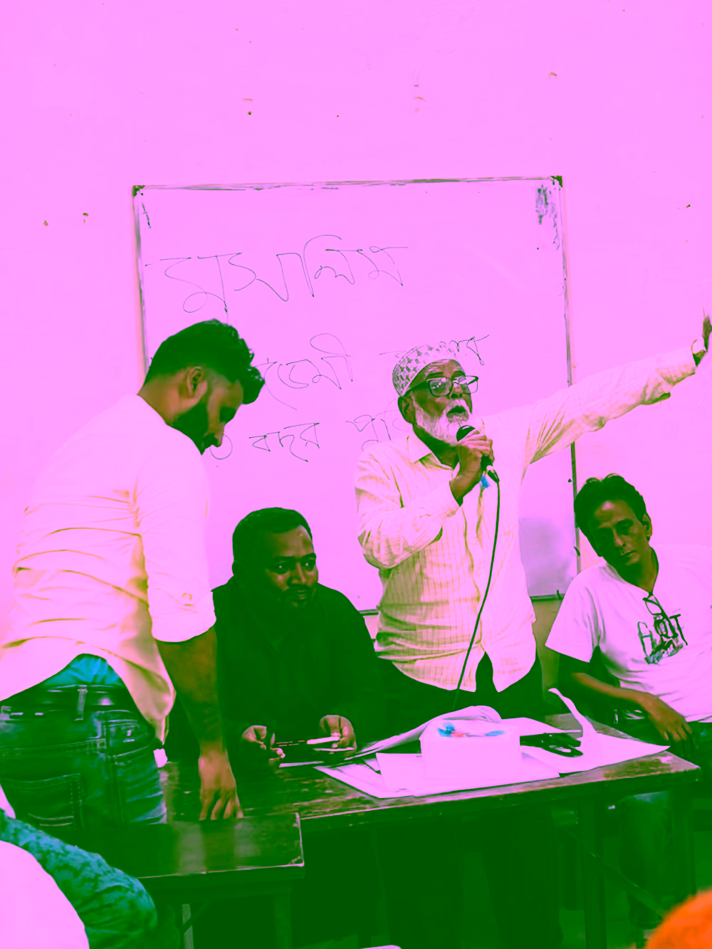 আলোচনা সভায় সভাপতির বক্তব্য রাখছেন সাবেক শিক্ষার্থী অধ্যাপক মো. মসিউল আযম