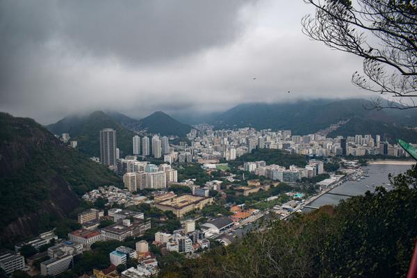 В джазе только девушки или аргентинско-бразильский калейдоскоп В джазе только девушки или аргентинско-бразильский калейдоскоп