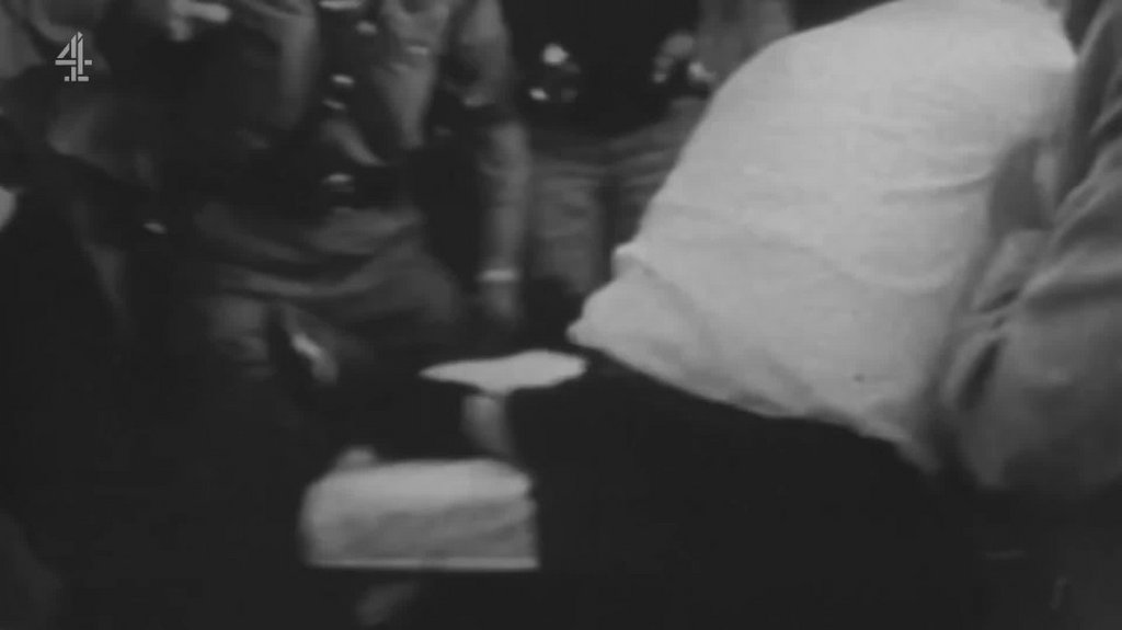 [Image: j6i4pv7m8mzb.jpg]