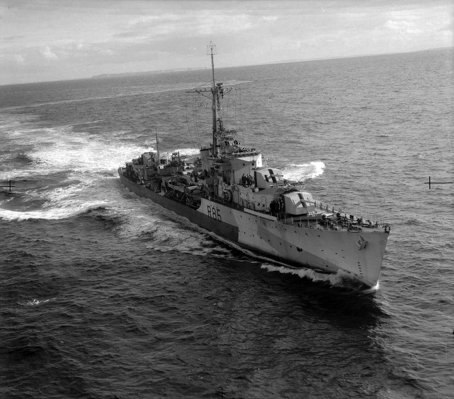 https://i.postimg.cc/tC09gvFX/Cambrian-3-1944.jpg