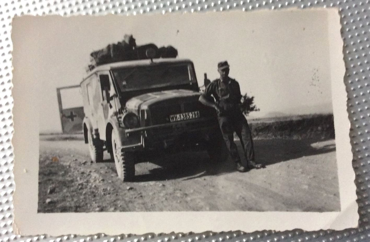 Orig. Foto Front Arzt Sankra Transporter Gelände