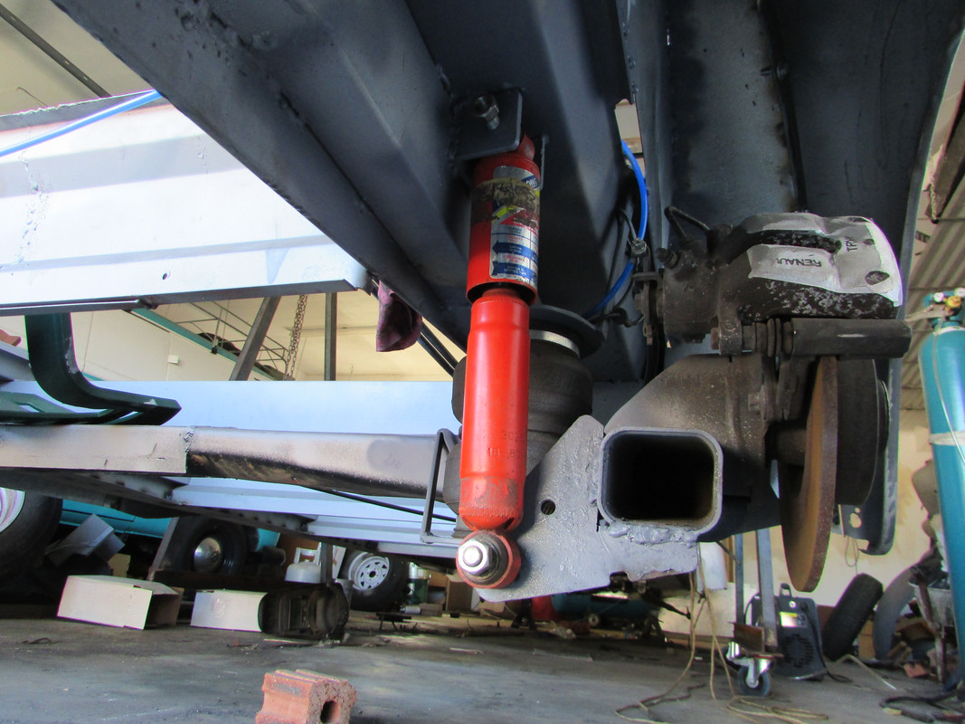 Reat shock fitment (1)