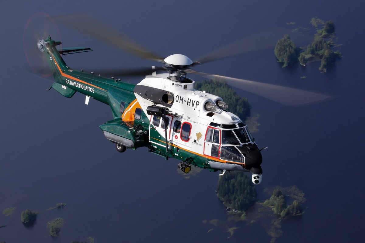 Finnish_Border_Guard_Aérospatiale_AS_332_Super_Puma_OH-HVP