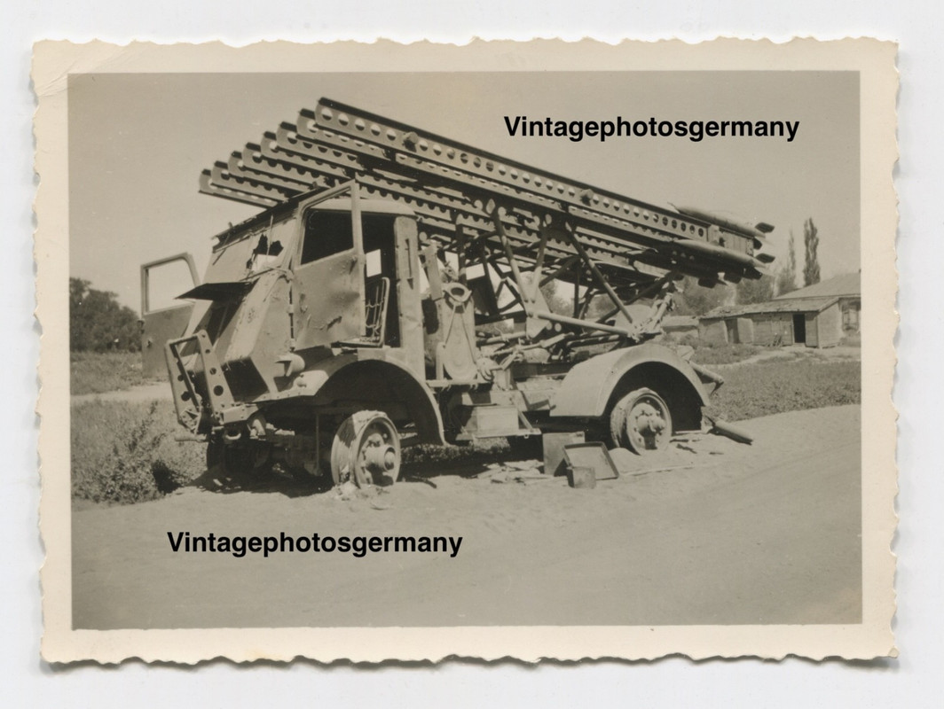 Foto Russland gepanzerter LKW Stalinorgel Katjuscha Raketenwerfer