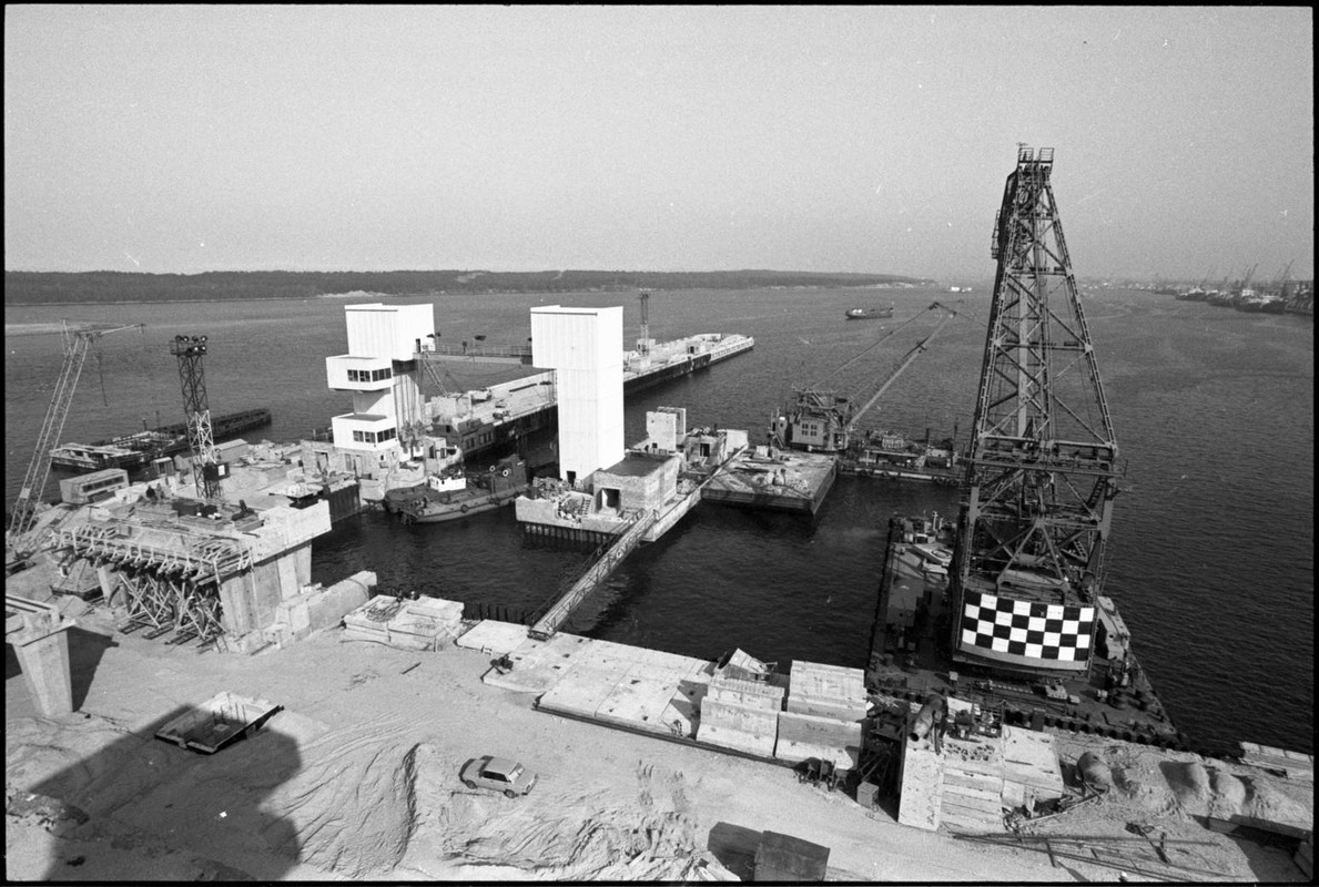 Tarptautinės jūrų perkėlos statyba 1985