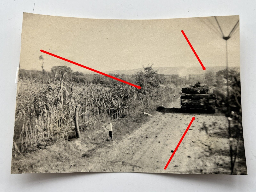 Foto Italien, Panzer rücken vor in S. Salso (), bitte ansehen