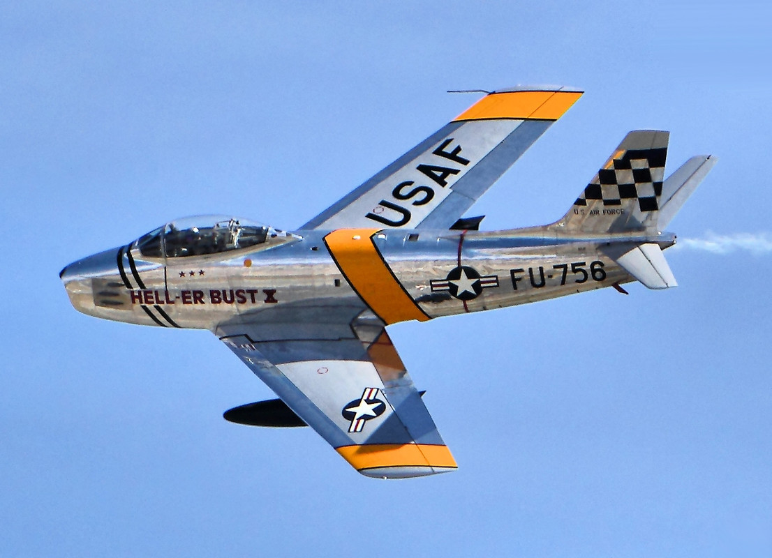 F86-F-Sabres-Chino-Airshow-2014-cropped.jpg