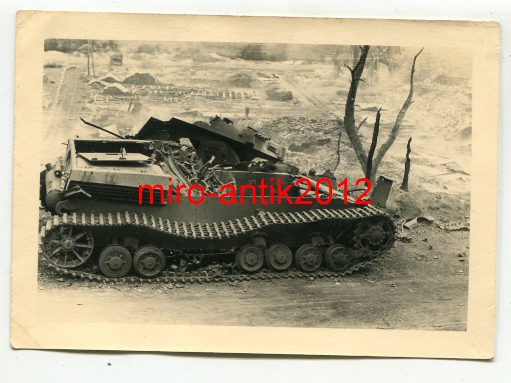 Foto, Panzerregiment 11, zerstörter Panzer der 3