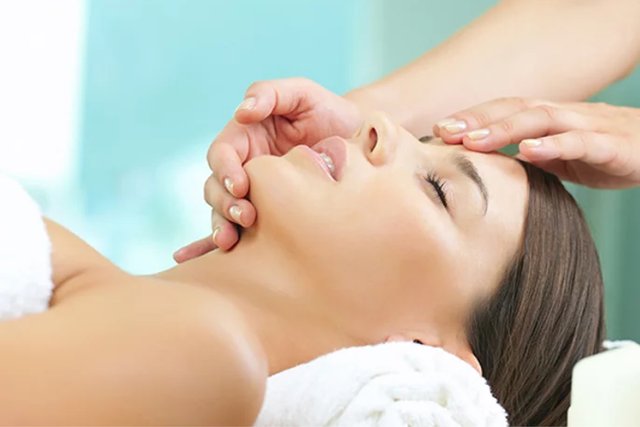 Facial & Eye Fascia Anti-Aging Professional Massage Course