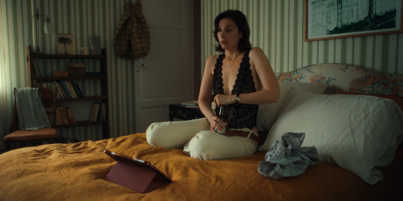 Under a Dark Sun (2025) Season 1 [Hindi + English] WebRip 480p 720p ESub - Complete Screenshot