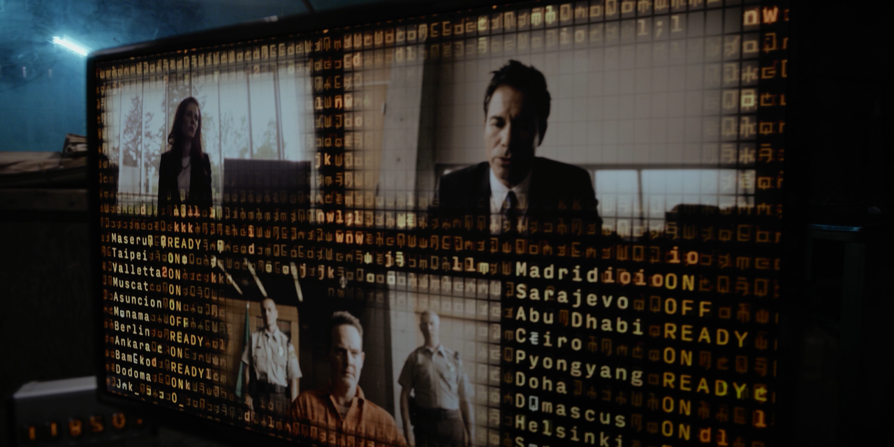 Travelers.S01E08.2160p.NF.WEBRip.DD5.1.x264-TrollUHD. pic 4