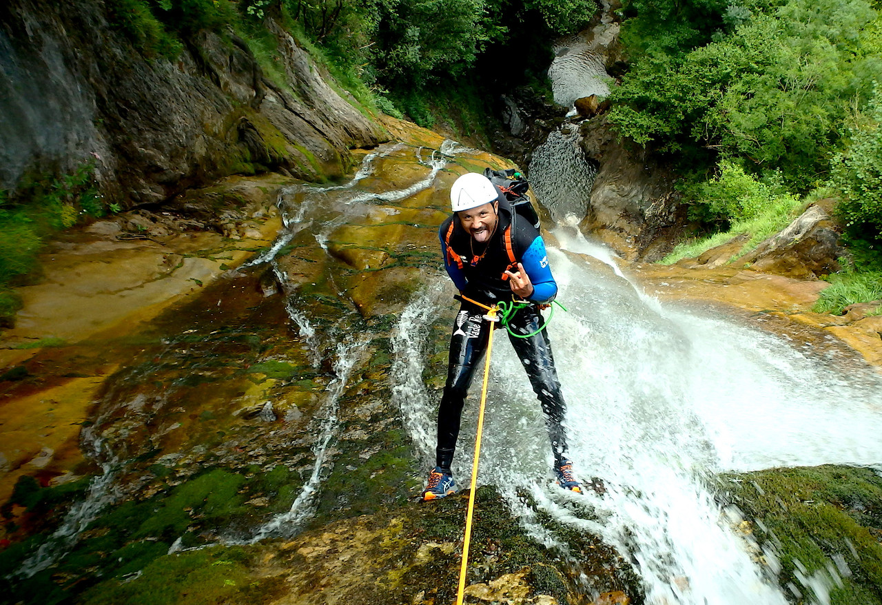 Canyon du Cély Eaux-Bonnes Gourette massif du Ger rappel 70 mètres canyoning
