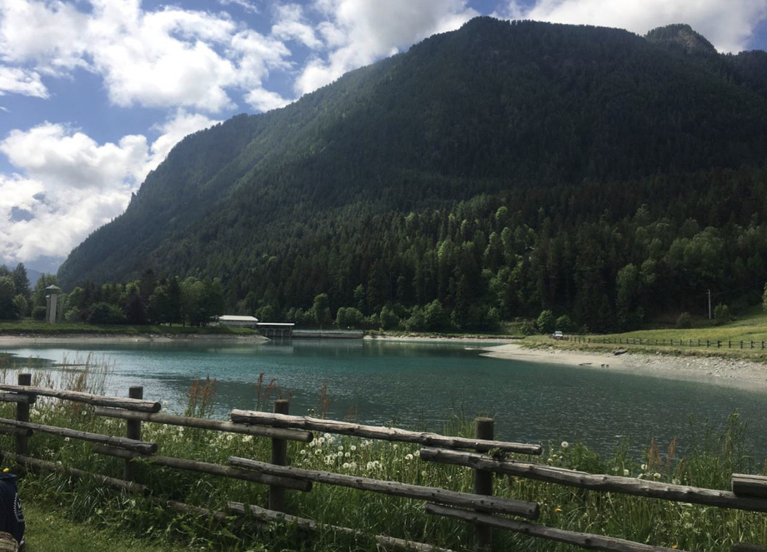 EEE97C5E-DE68-4FE1-AF82-E3281AC574D8