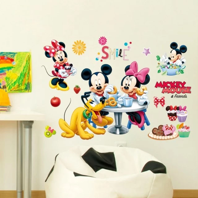 Fali matricák és dekoratív bútorok szeretett karakterekkel, Mickey Mouse,  Minnie Mouse es Pluto, óvo