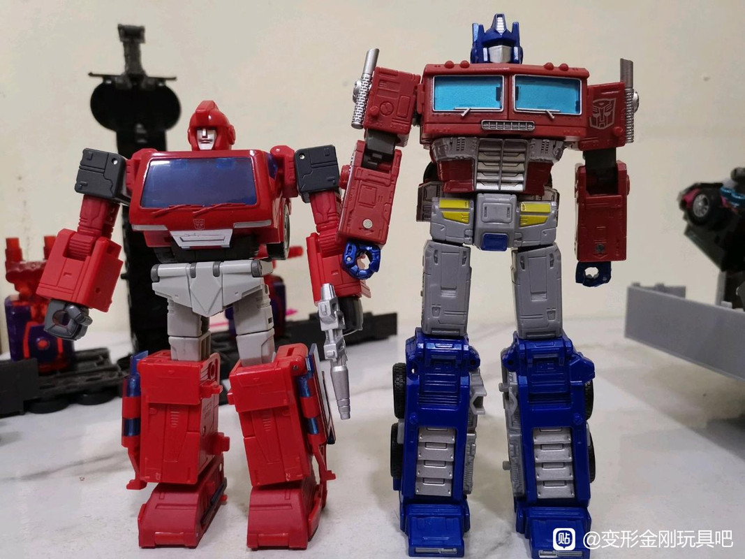 Studio-Series-86-Voyager-Ironhide-01