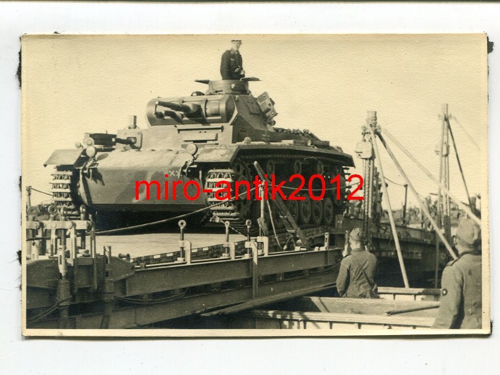 Foto, Wehrmacht, Panzer III, Notbrücke über die 