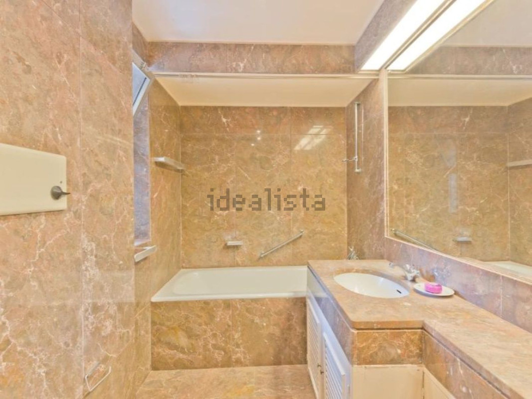 92834631.jpg