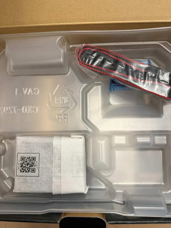 Canon EOS RP camera kit contents