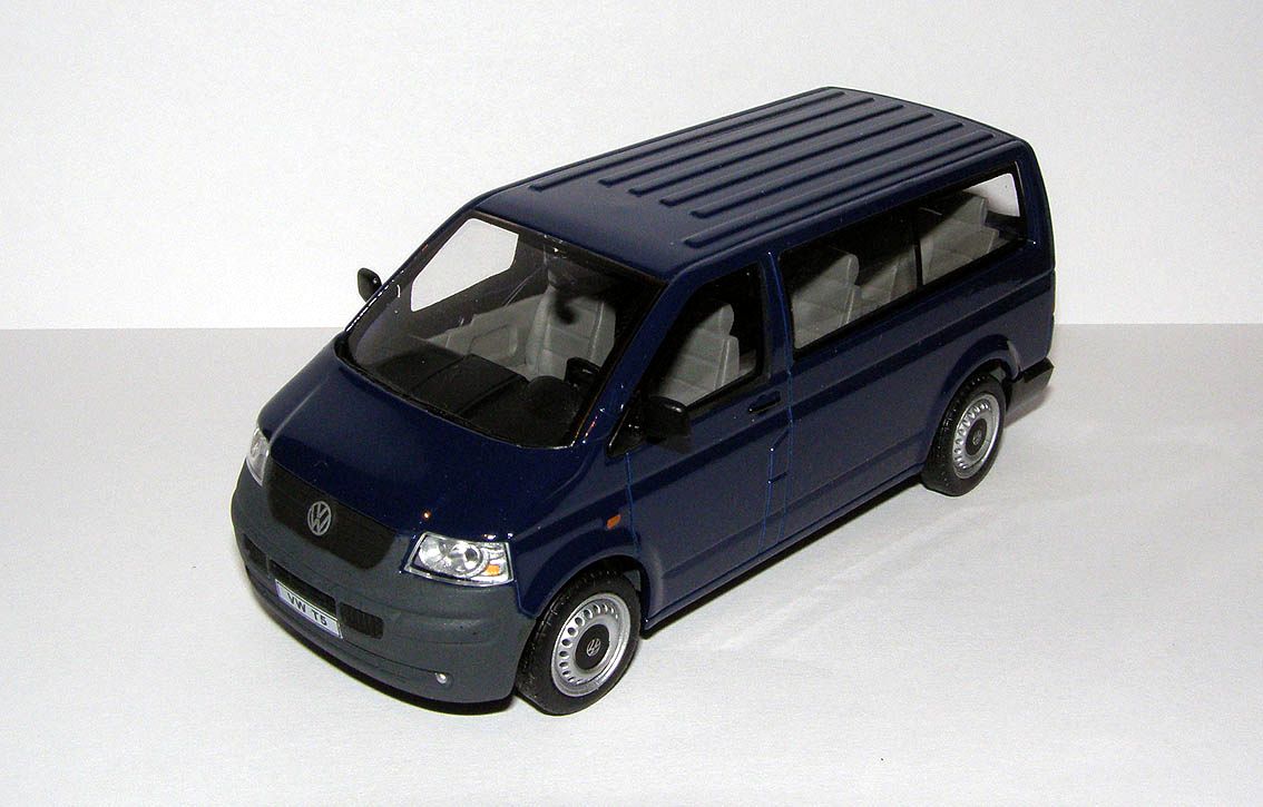 2003 Volkswagen Transporter T5 (Cararama #431BD-001) 1