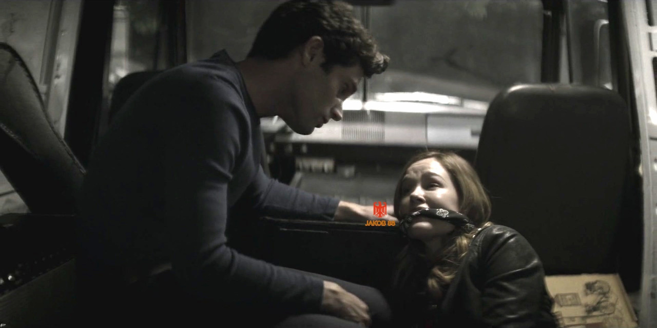 Ambyr Childers 8 - You S2E5