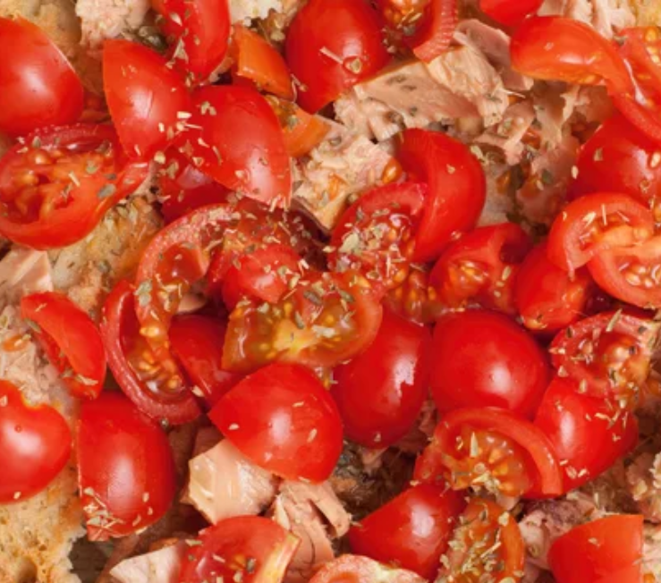 Ensalada De Tomate Picado Con Atún