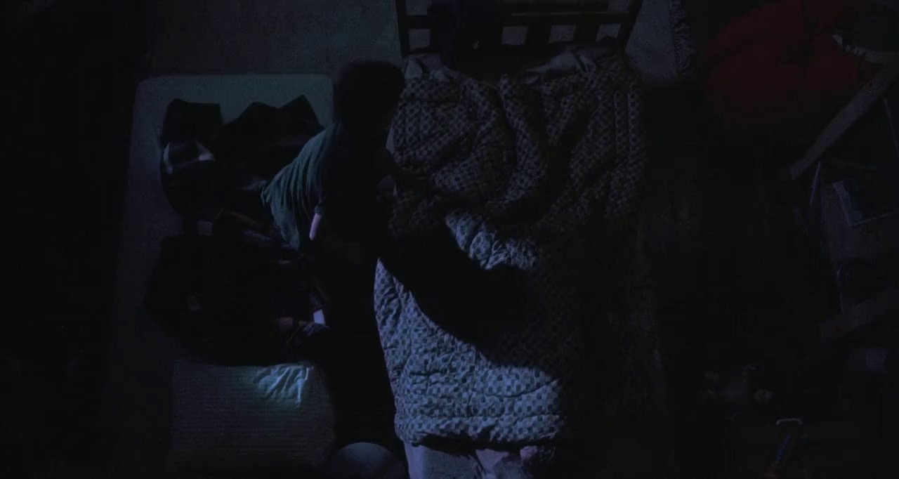 The-Gate-1987-Hindi-English-Blu-Ray-720p-x264-AVC-AAC-2ch-ESub-mkv-0001